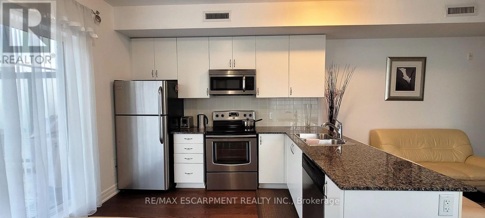 204 - 736 Sheppard Avenue W, Toronto, Ontario  M3H 2S8 - Photo 3 - C13743102