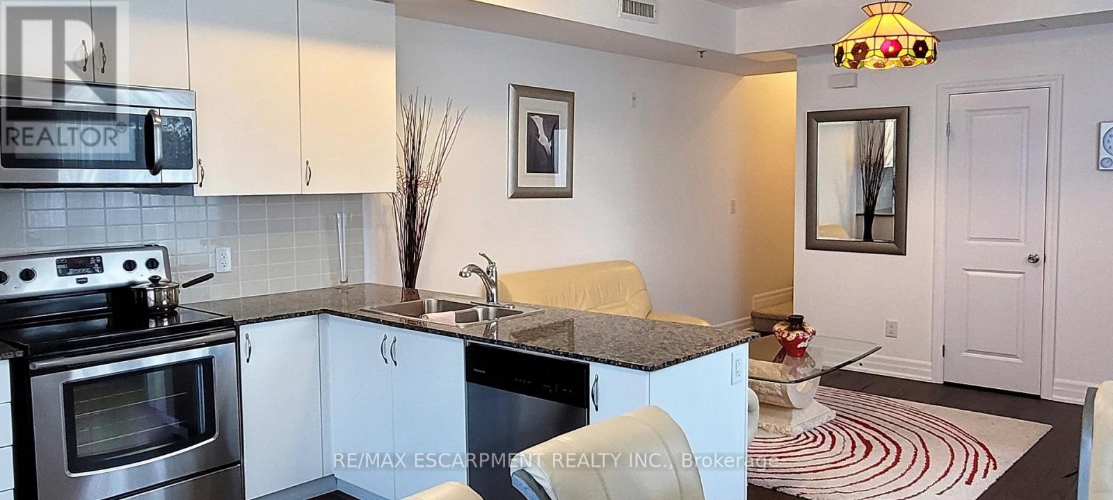 204 - 736 Sheppard Avenue W, Toronto, Ontario  M3H 2S8 - Photo 4 - C13743102