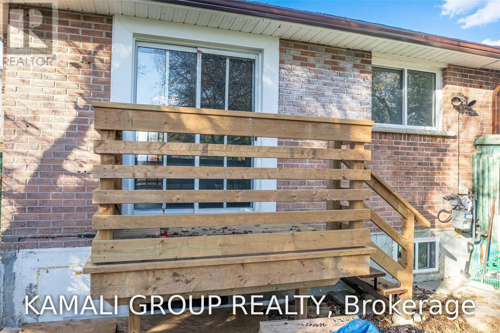 Main - 629 Gibb Street, Oshawa, Ontario  L1J 1Z6 - Photo 11 - E13743008