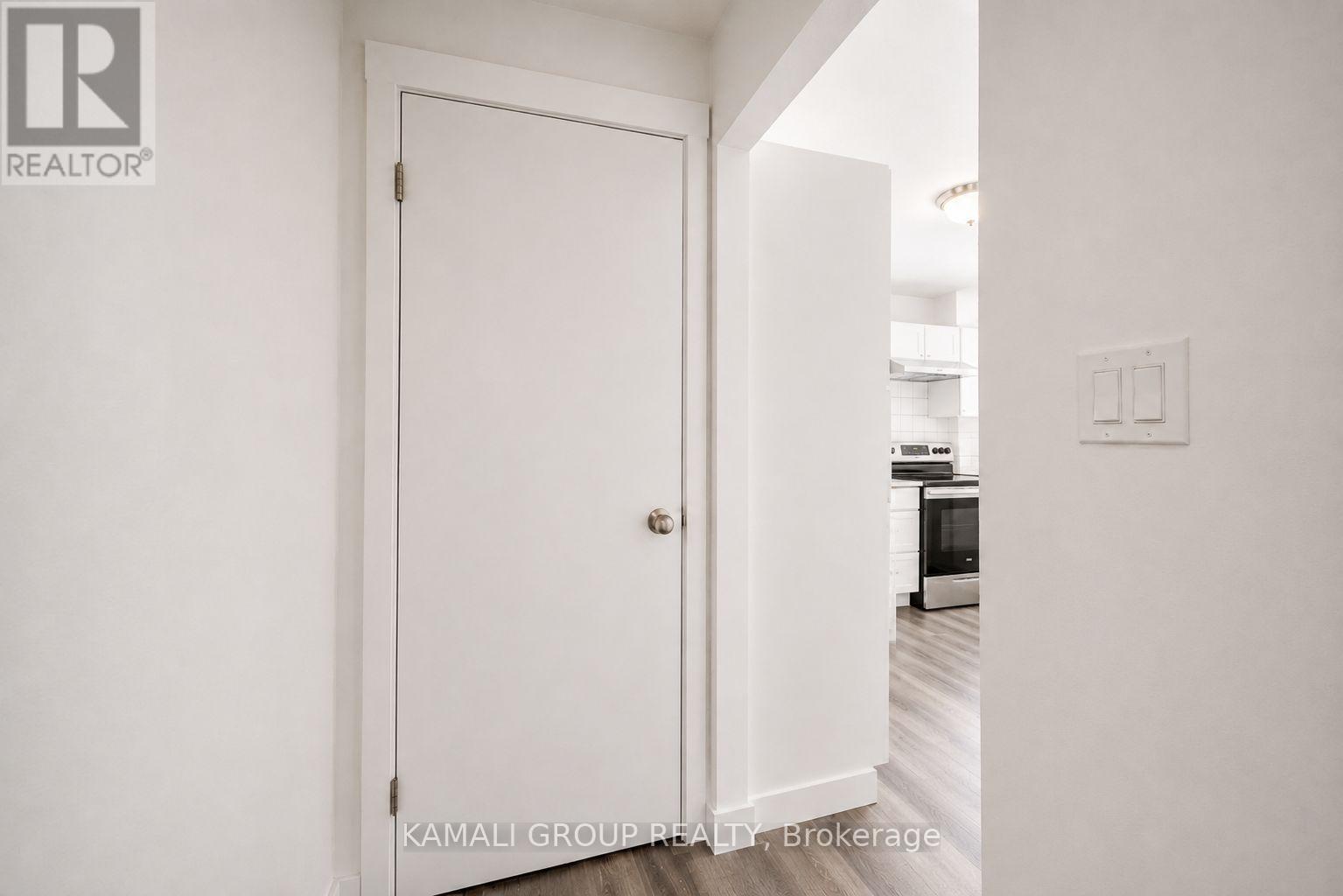 Main - 629 Gibb Street, Oshawa, Ontario  L1J 1Z6 - Photo 8 - E13743008