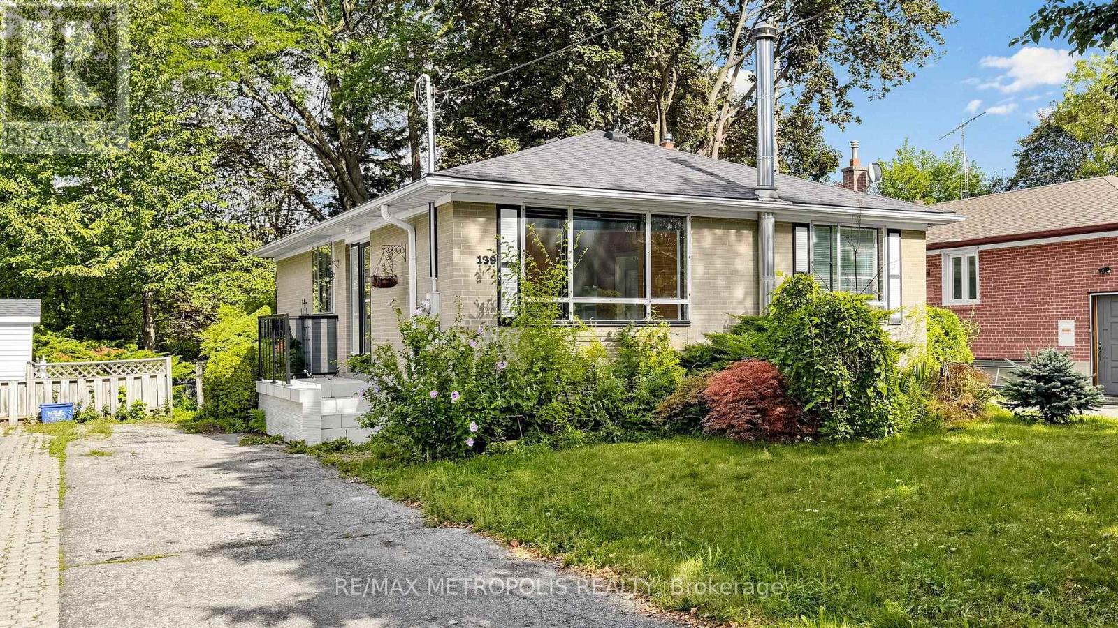 139 Pandora Circle, Toronto, Ontario  M1H 1V8 - Photo 3 - E13743040