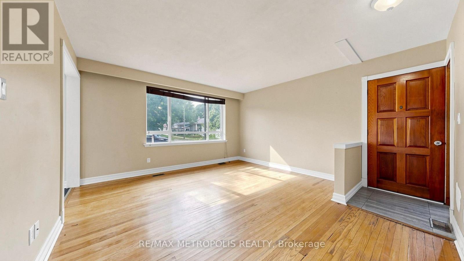 139 Pandora Circle, Toronto, Ontario  M1H 1V8 - Photo 6 - E13743040
