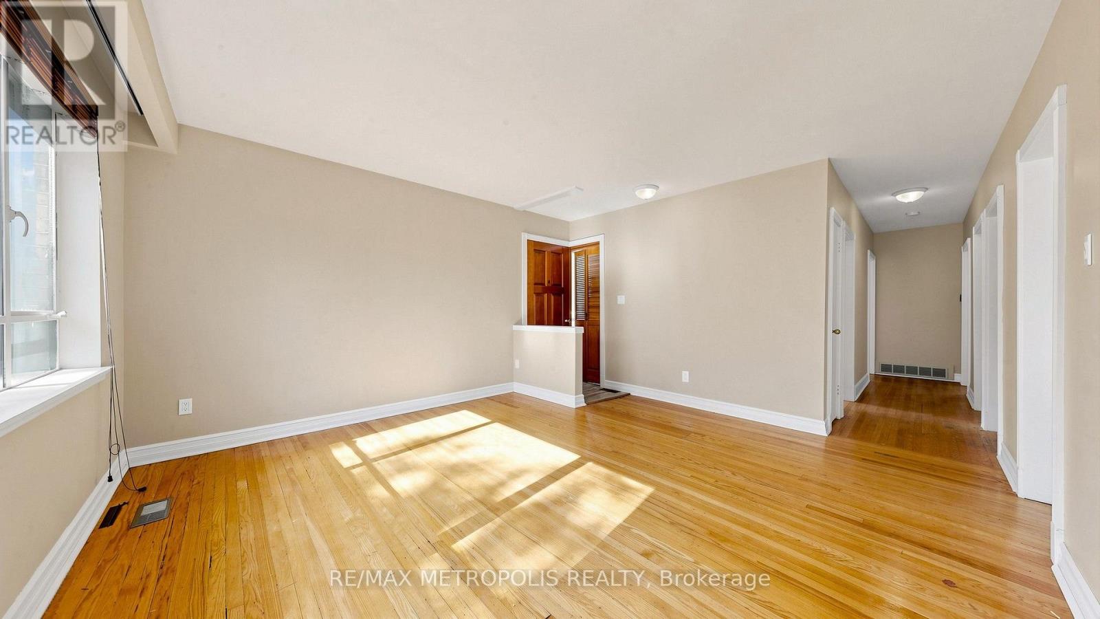 139 Pandora Circle, Toronto, Ontario  M1H 1V8 - Photo 8 - E13743040