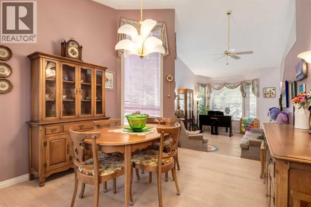 660 Coach Grove Road Sw, Calgary, Alberta  T3H 1C6 - Photo 14 - A2339456