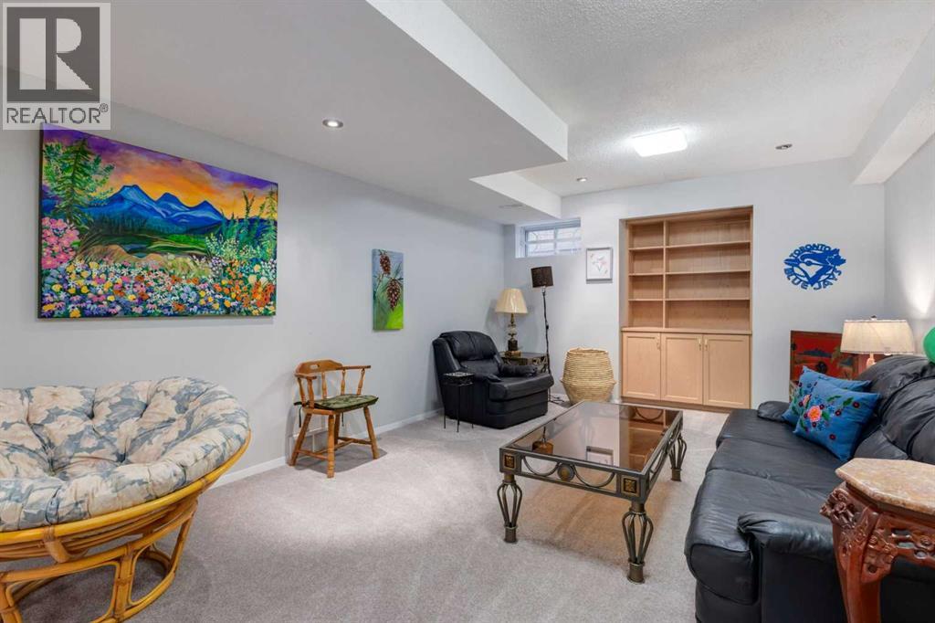 660 Coach Grove Road Sw, Calgary, Alberta  T3H 1C6 - Photo 29 - A2339456