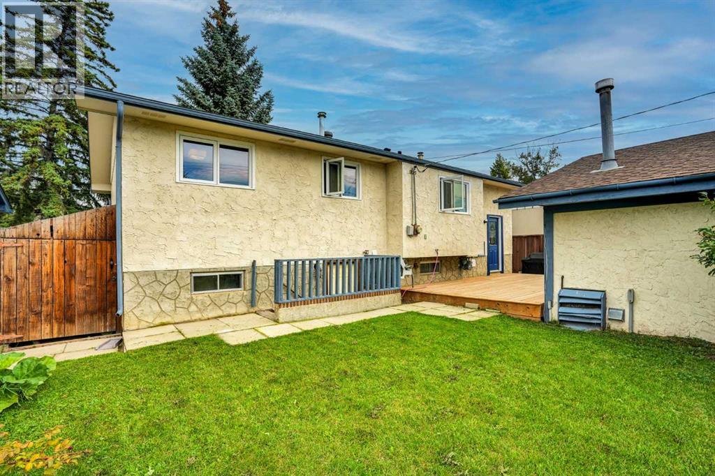 35 Queen Isabella Close Se, Calgary, Alberta  T2J 3R2 - Photo 35 - A2339902