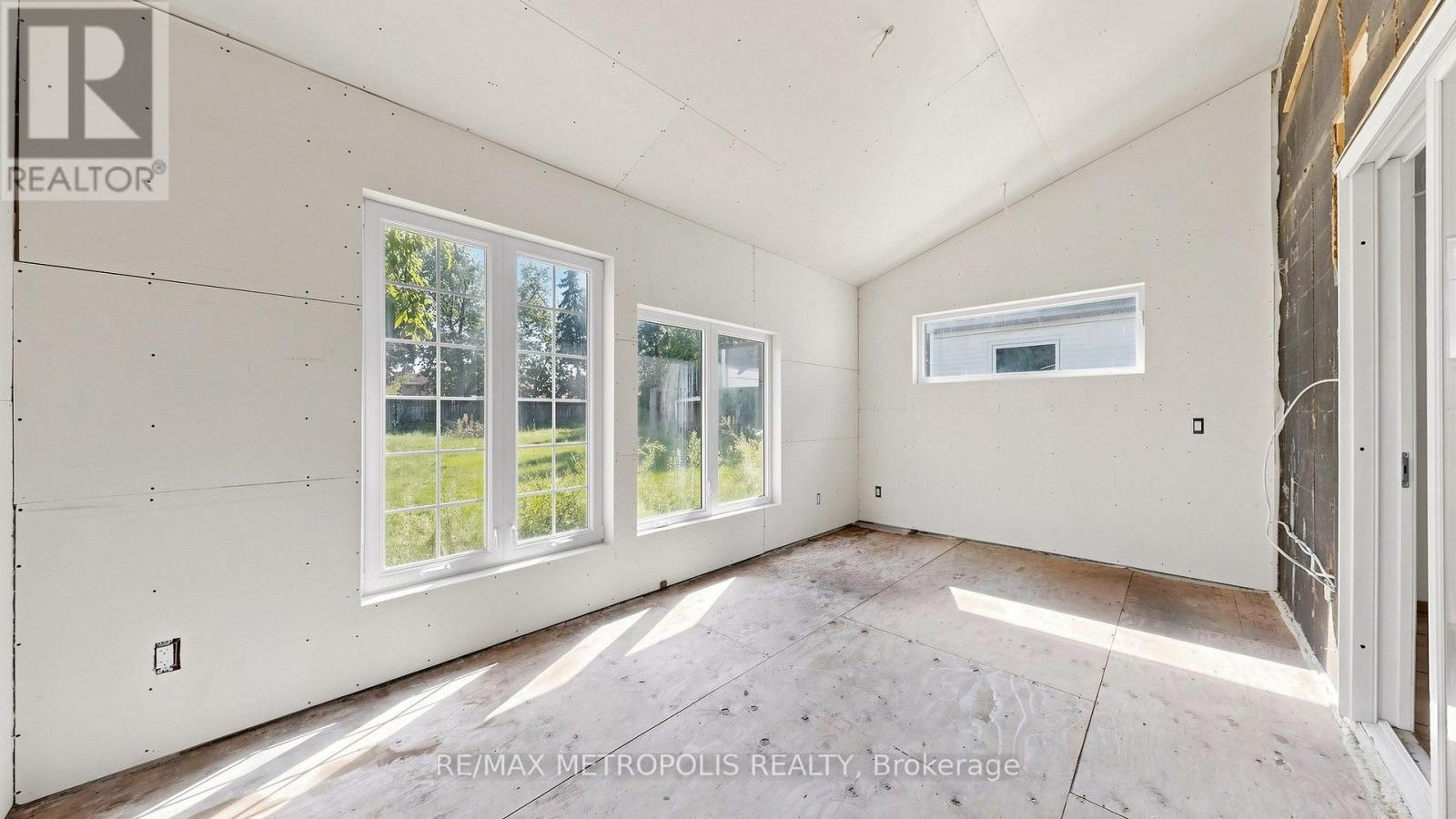 1051 Goshen Road, Innisfil, Ontario  L9S 2B5 - Photo 5 - N13742990