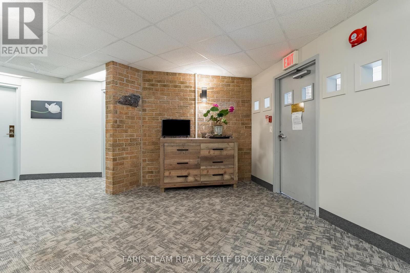 202 - 95 Matchedash Street N, Orillia, Ontario L3V 4T9 - Photo 4 - S13742958