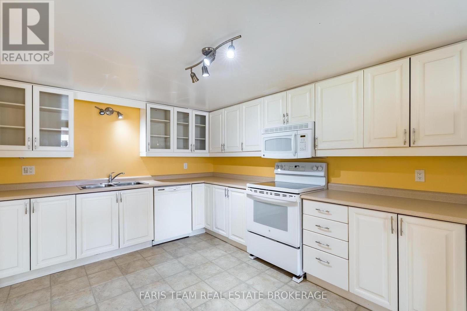 202 - 95 Matchedash Street N, Orillia, Ontario L3V 4T9 - Photo 6 - S13742958