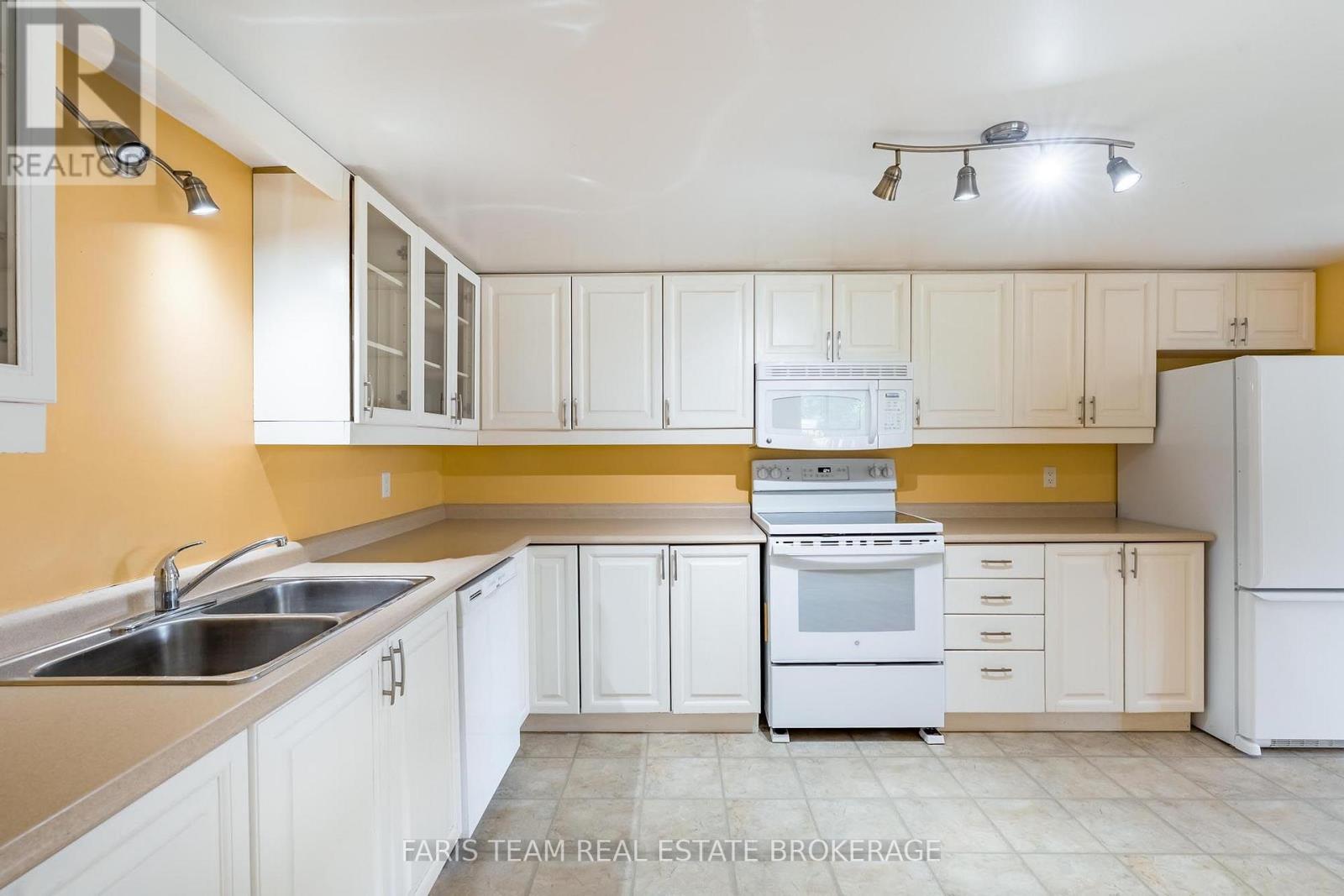 202 - 95 Matchedash Street N, Orillia, Ontario L3V 4T9 - Photo 7 - S13742958