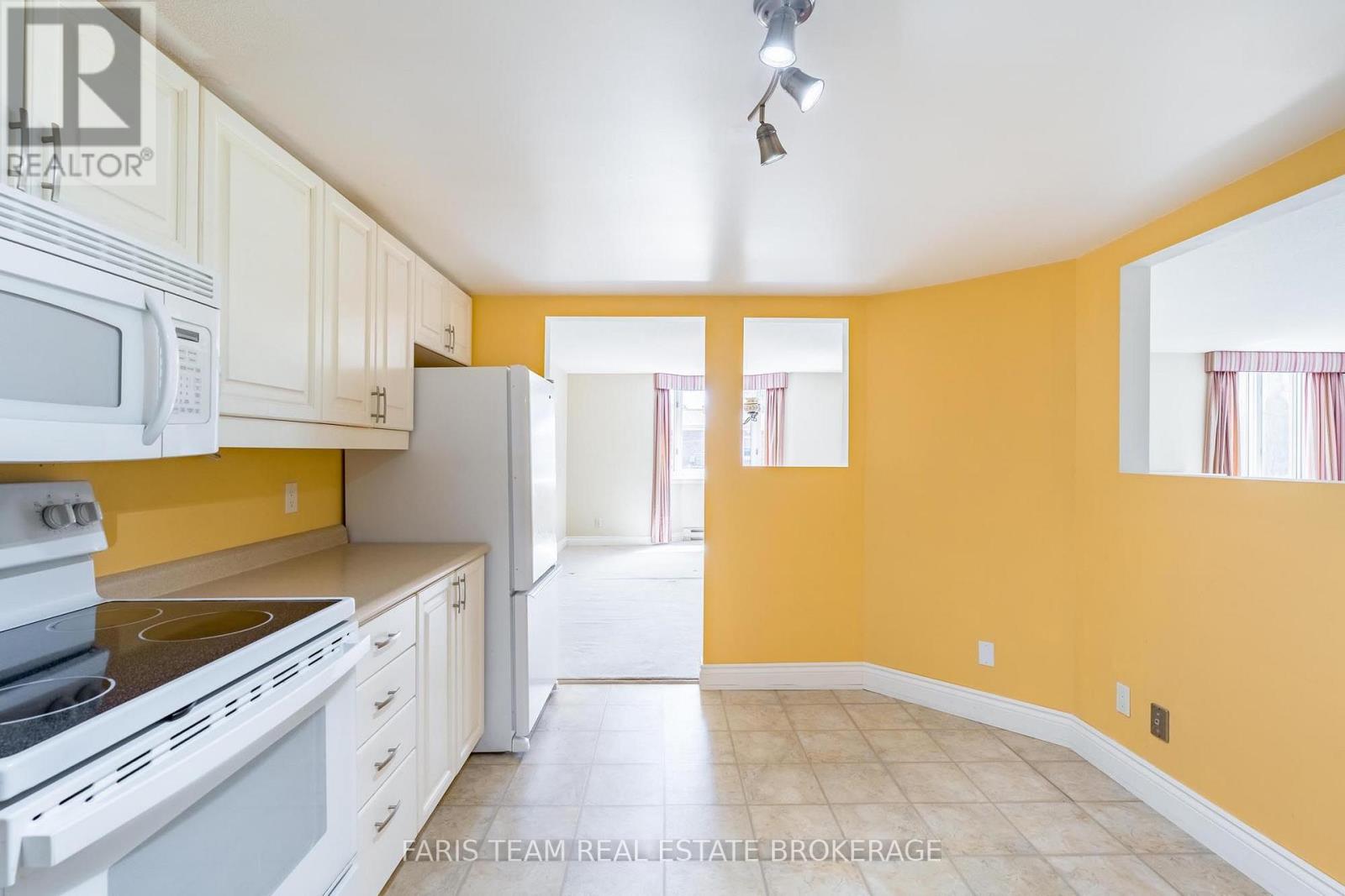 202 - 95 Matchedash Street N, Orillia, Ontario L3V 4T9 - Photo 8 - S13742958