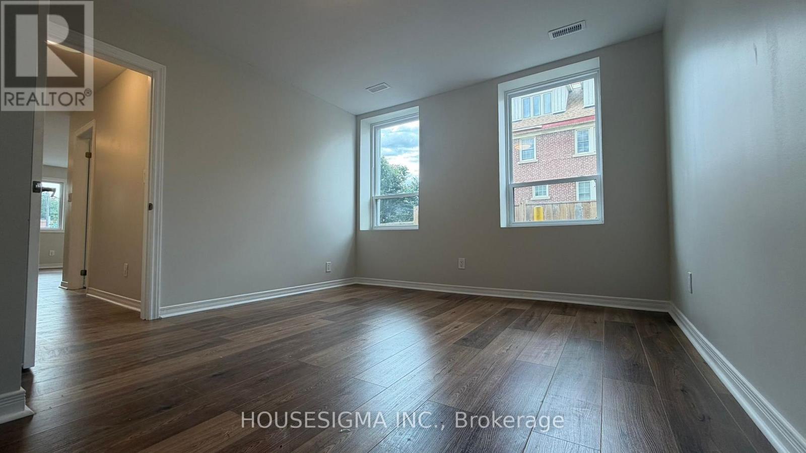 Main Floor Unit - 28 West Street N, Orillia, Ontario L3V 5B8 - Photo 11 - S13743082