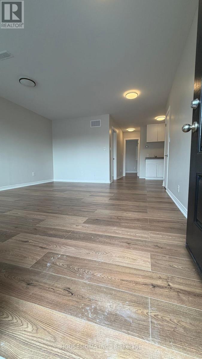 Main Floor Unit - 28 West Street N, Orillia, Ontario L3V 5B8 - Photo 4 - S13743082