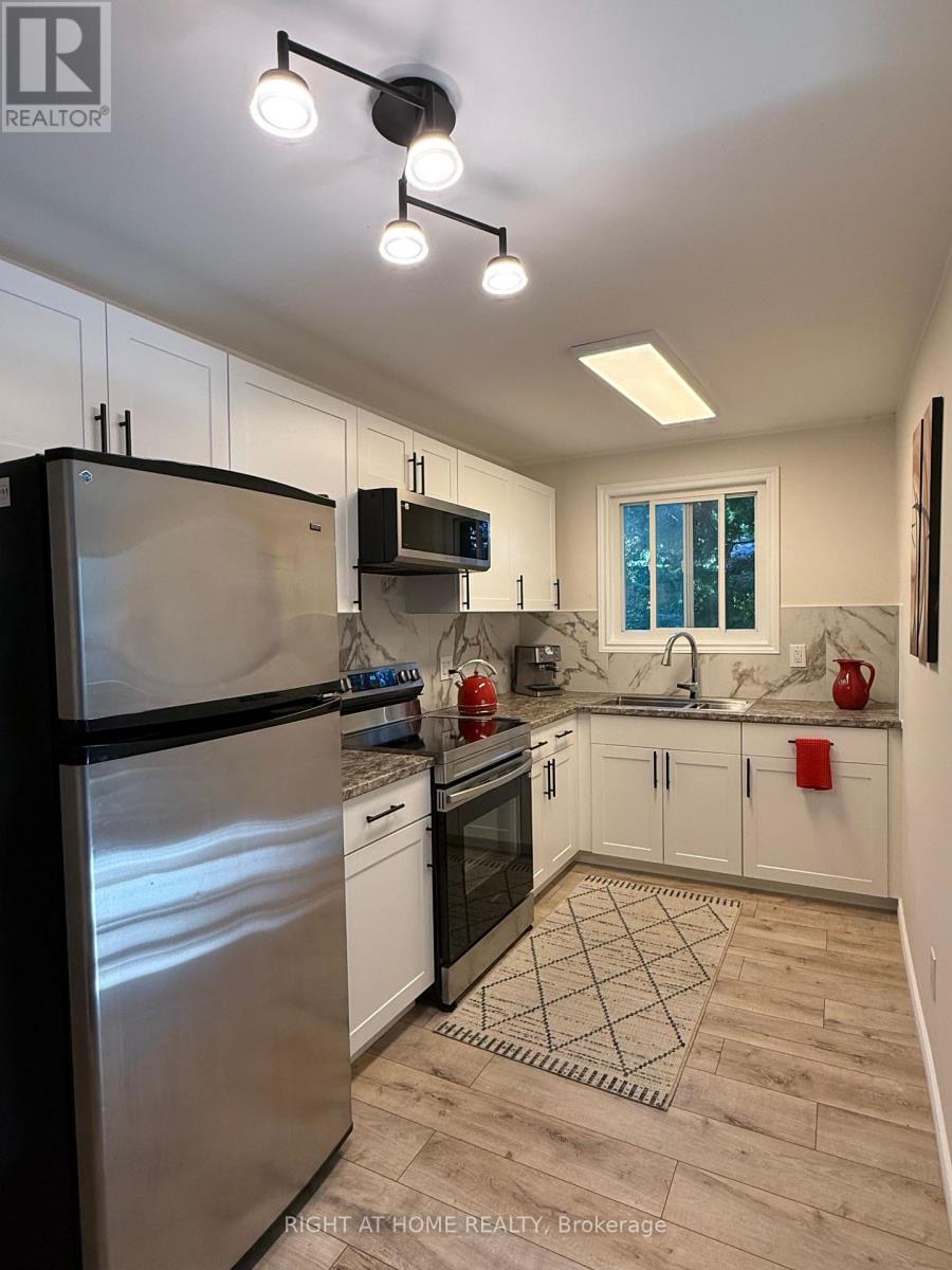 605 Oxbow Park Drive, Wasaga Beach, Ontario  L9Z 2T9 - Photo 4 - S13743090