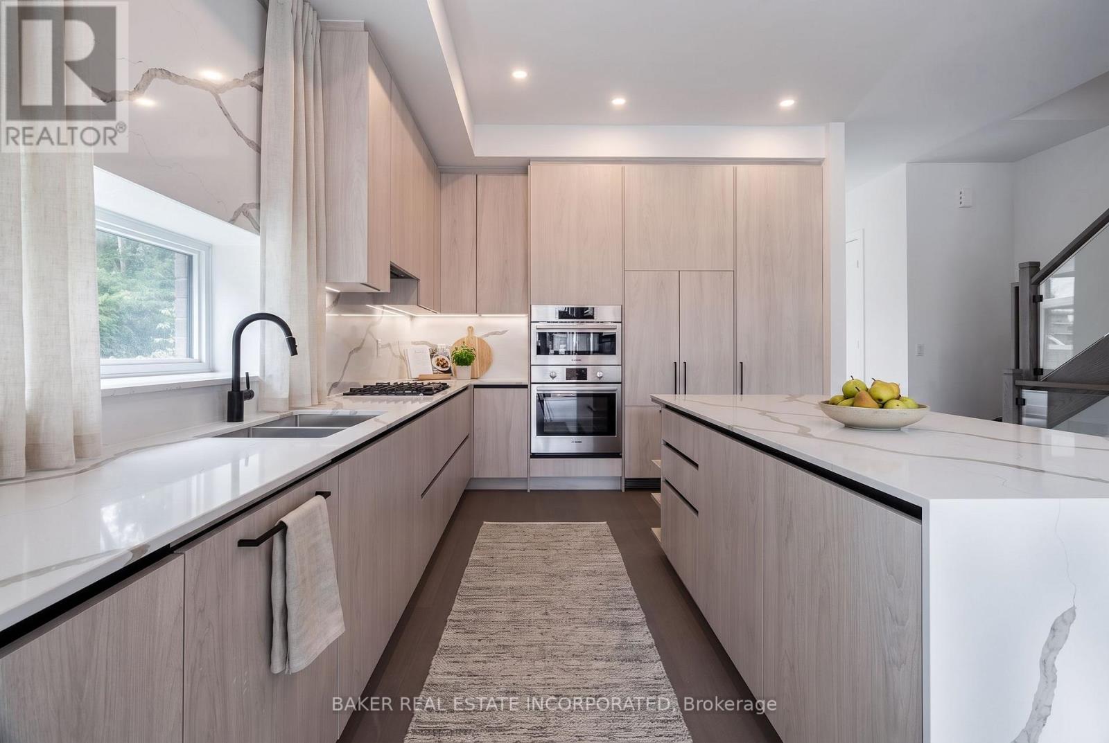 1 - 10 Lou Parsons Way, Mississauga, Ontario  L5H 0B2 - Photo 4 - W13743006