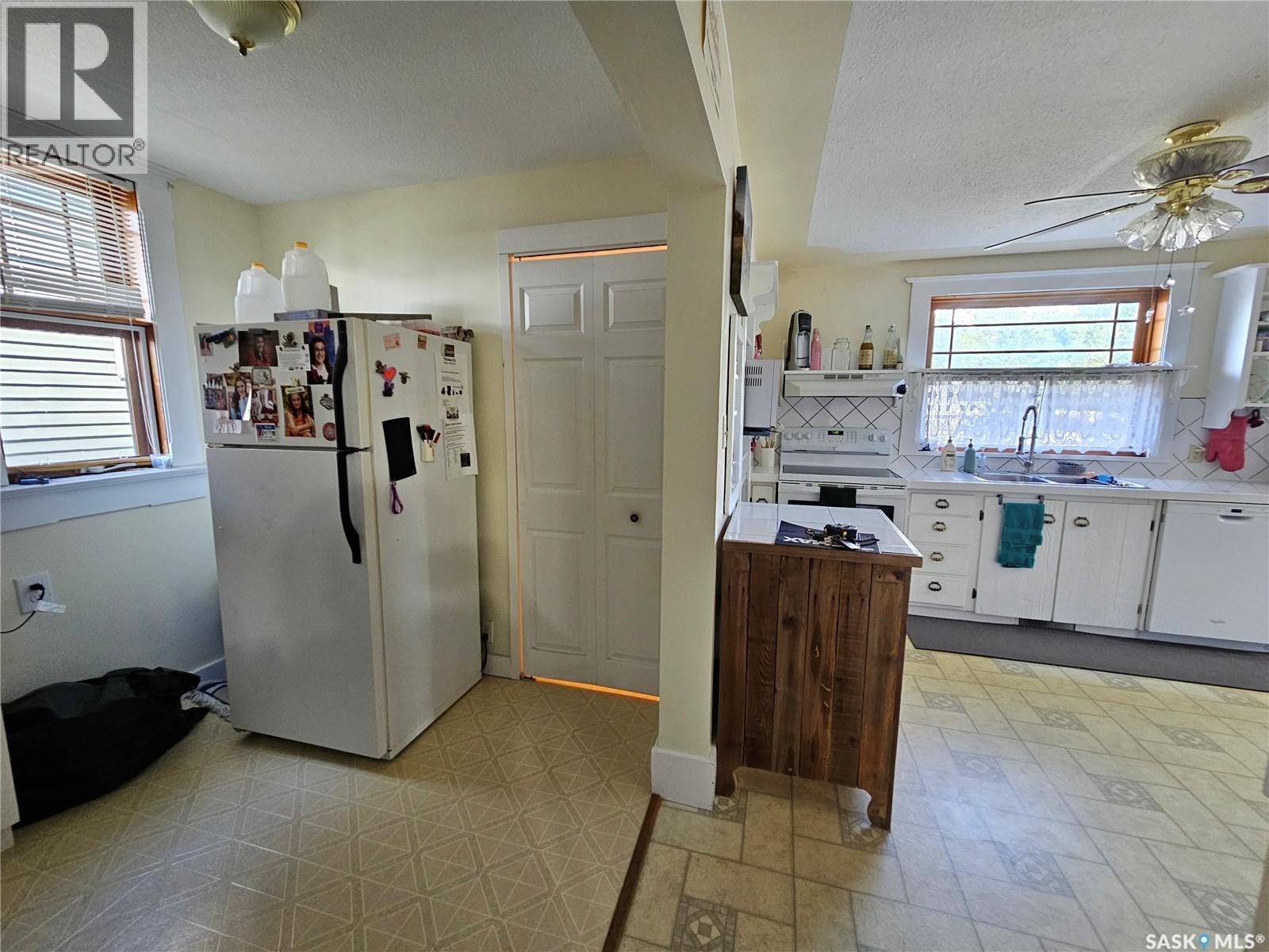 2303 Buick Street, Cadillac, Saskatchewan  S0N 0K0 - Photo 3 - SK047439