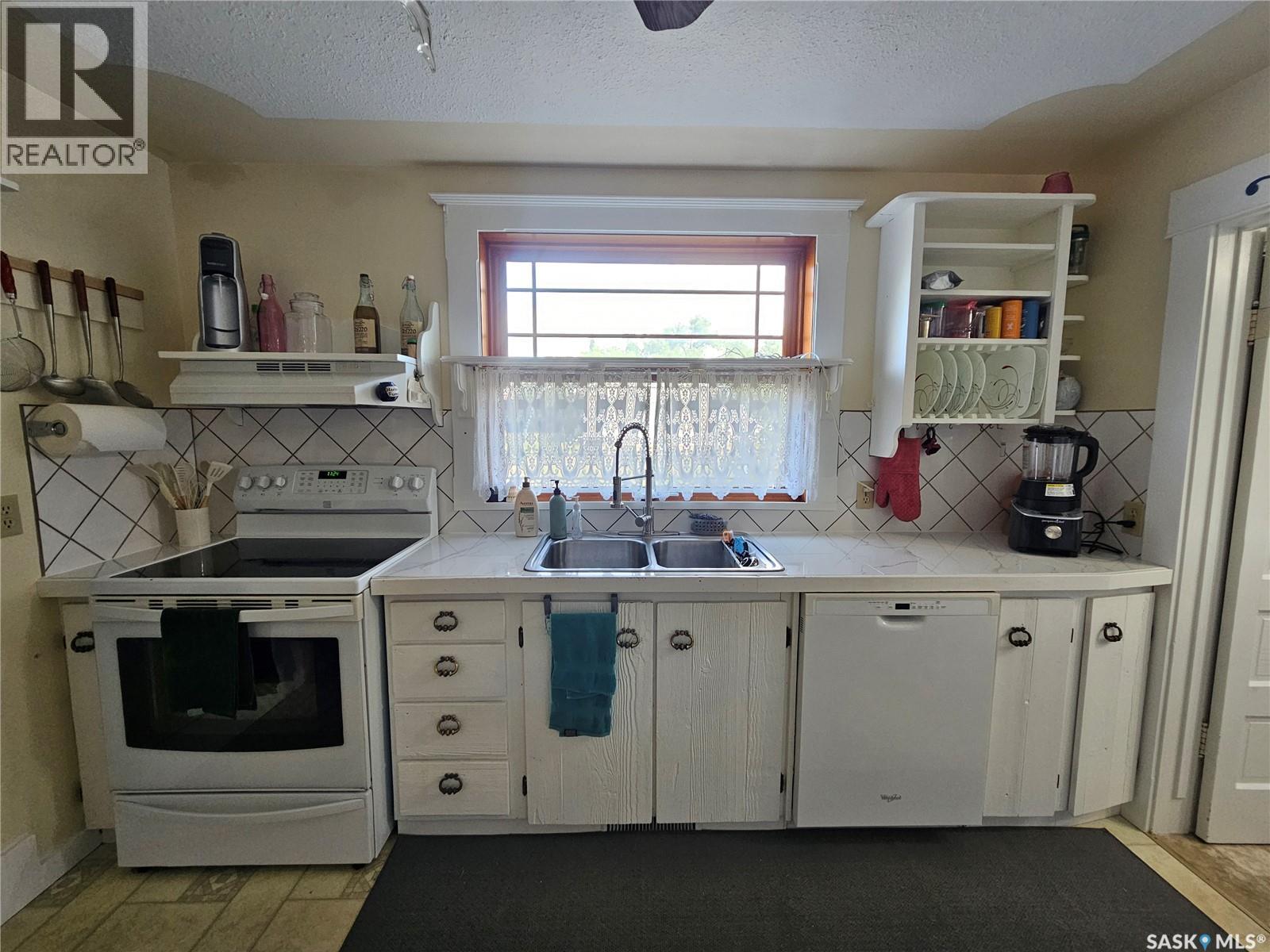 2303 Buick Street, Cadillac, Saskatchewan  S0N 0K0 - Photo 6 - SK047439