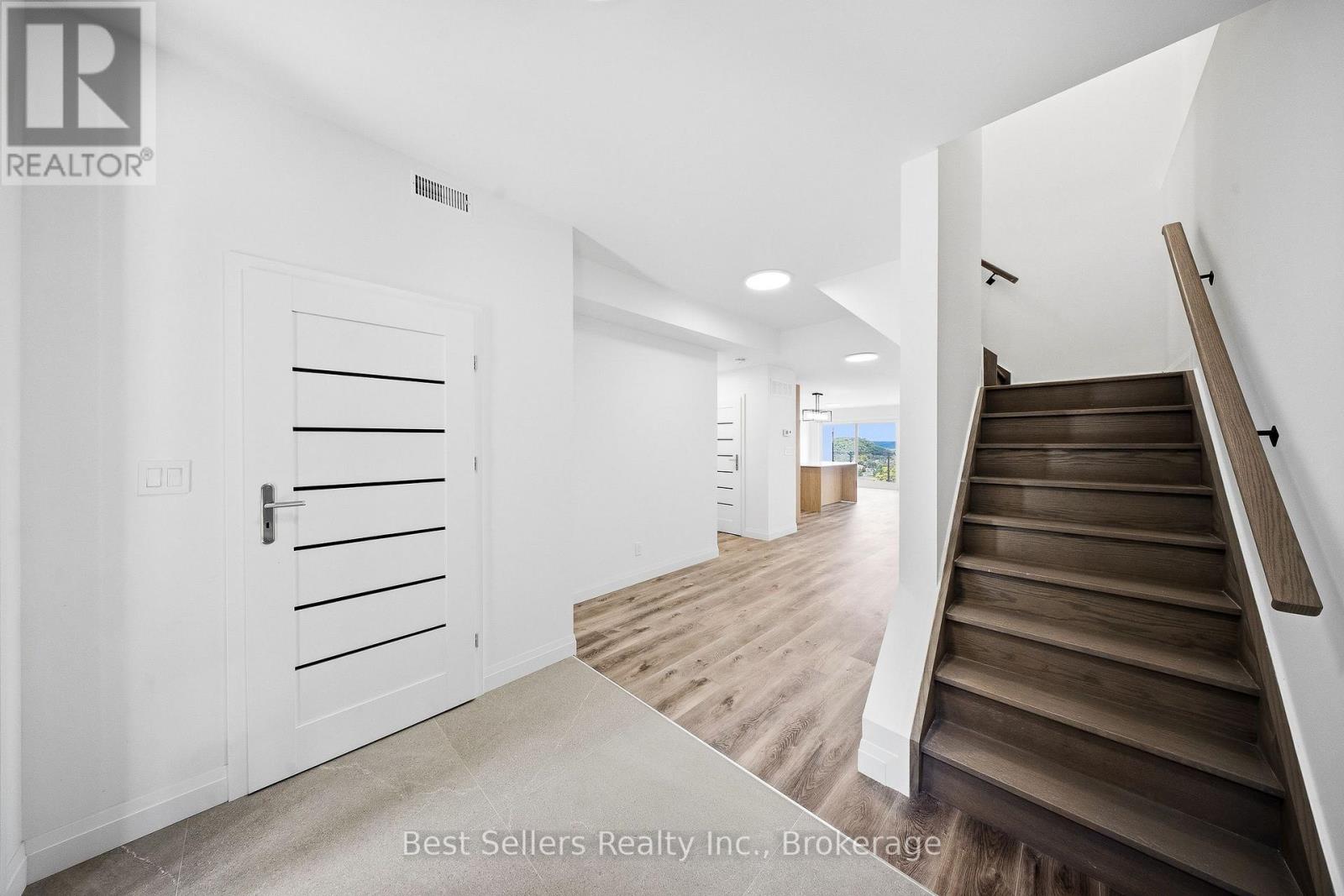 9 Horizon Lane, Huntsville, Ontario  P1H 0G6 - Photo 7 - X13743018