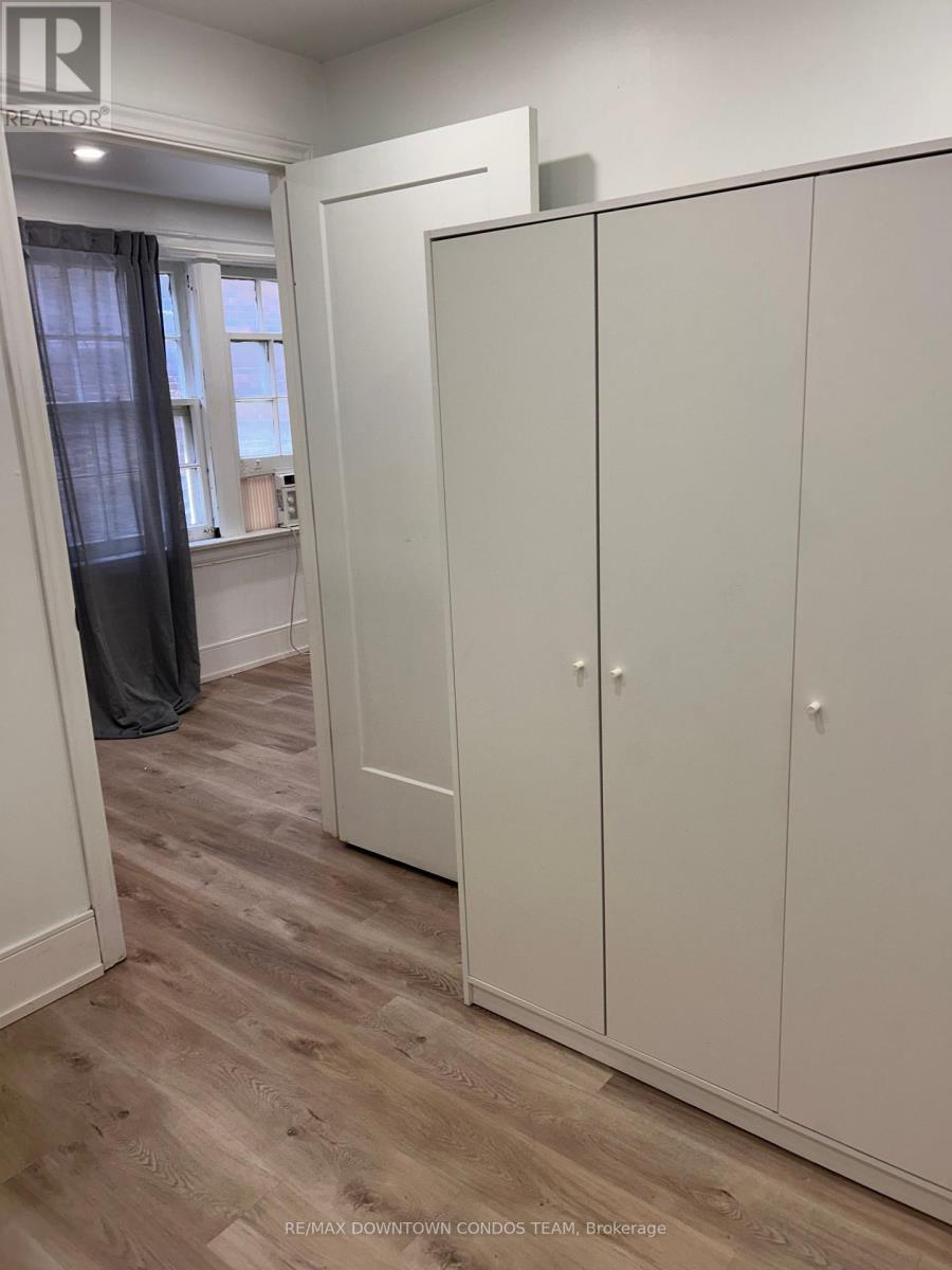 31 - 917 St Clair Avenue W, Toronto, Ontario  M6C 1C7 - Photo 14 - C13711434