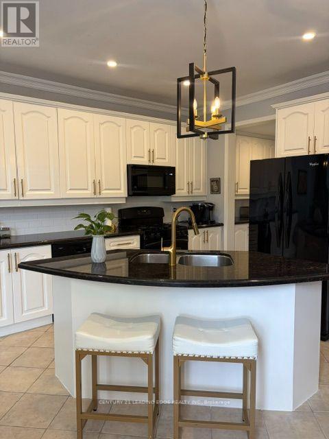 27 Rocking Horse Street, Markham, Ontario  L6B 1L9 - Photo 14 - N13598882