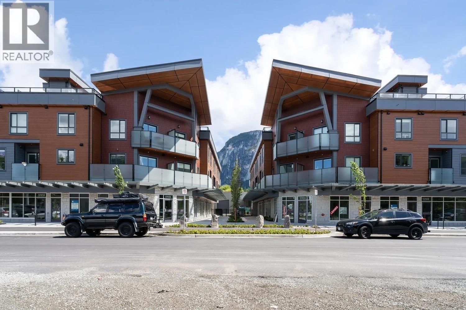 37804 Third Avenue, Squamish, British Columbia  V8B 1B9 - Photo 2 - C8080121