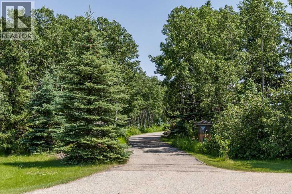 19 Westbluff Place, Rural Rocky View County, Alberta  T3Z 3N9 - Photo 4 - A2334683