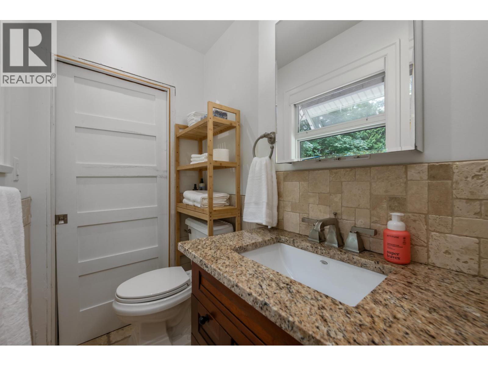 6240 St. Georges Avenue, West Vancouver, British Columbia  V7W 1Z7 - Photo 12 - R3161407