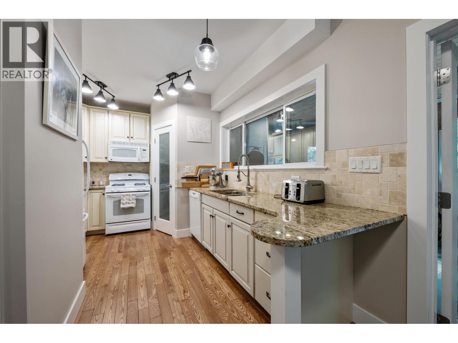 6240 St. Georges Avenue, West Vancouver, British Columbia  V7W 1Z7 - Photo 22 - R3161407