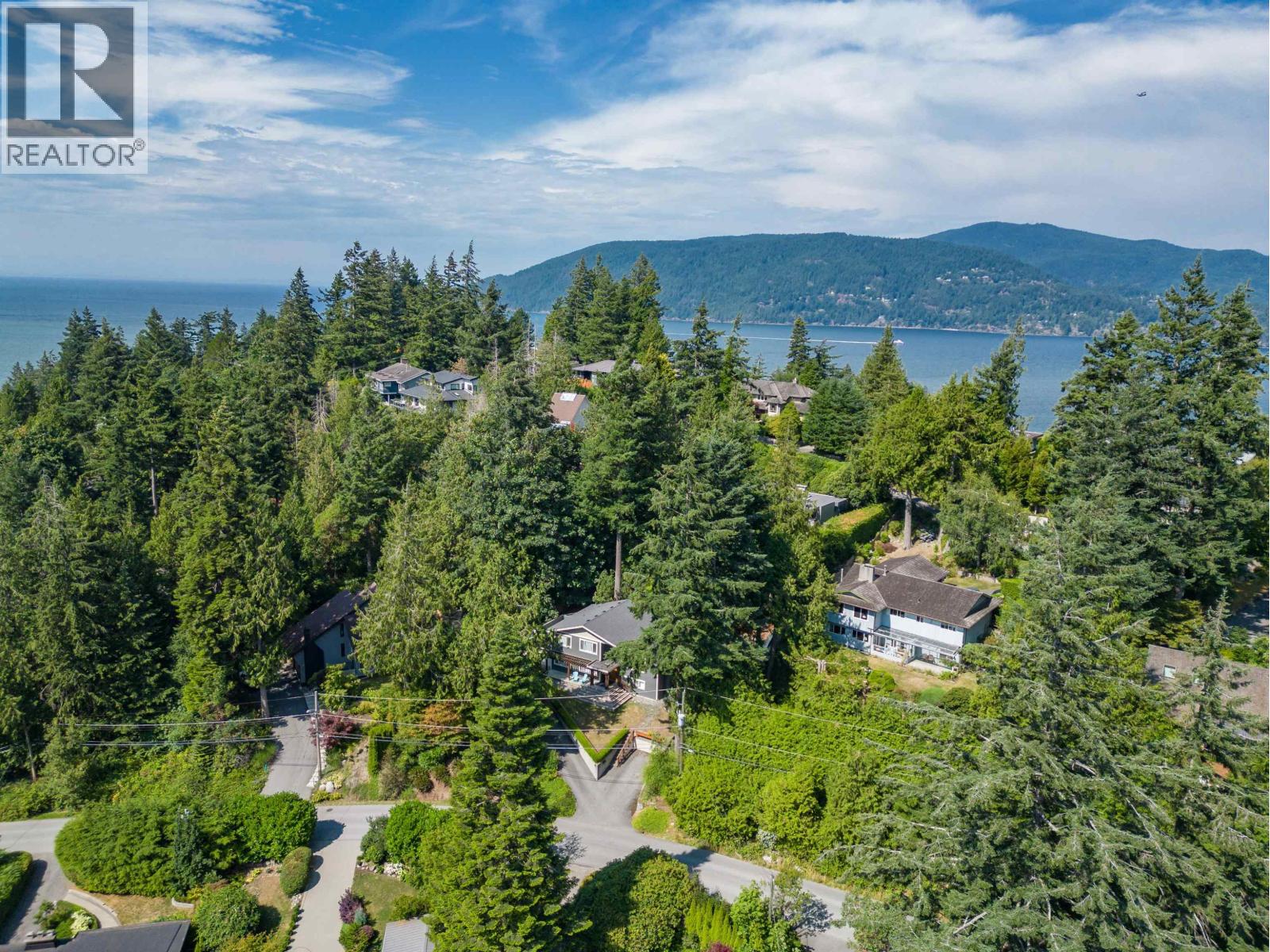 6240 St. Georges Avenue, West Vancouver, British Columbia  V7W 1Z7 - Photo 37 - R3161407