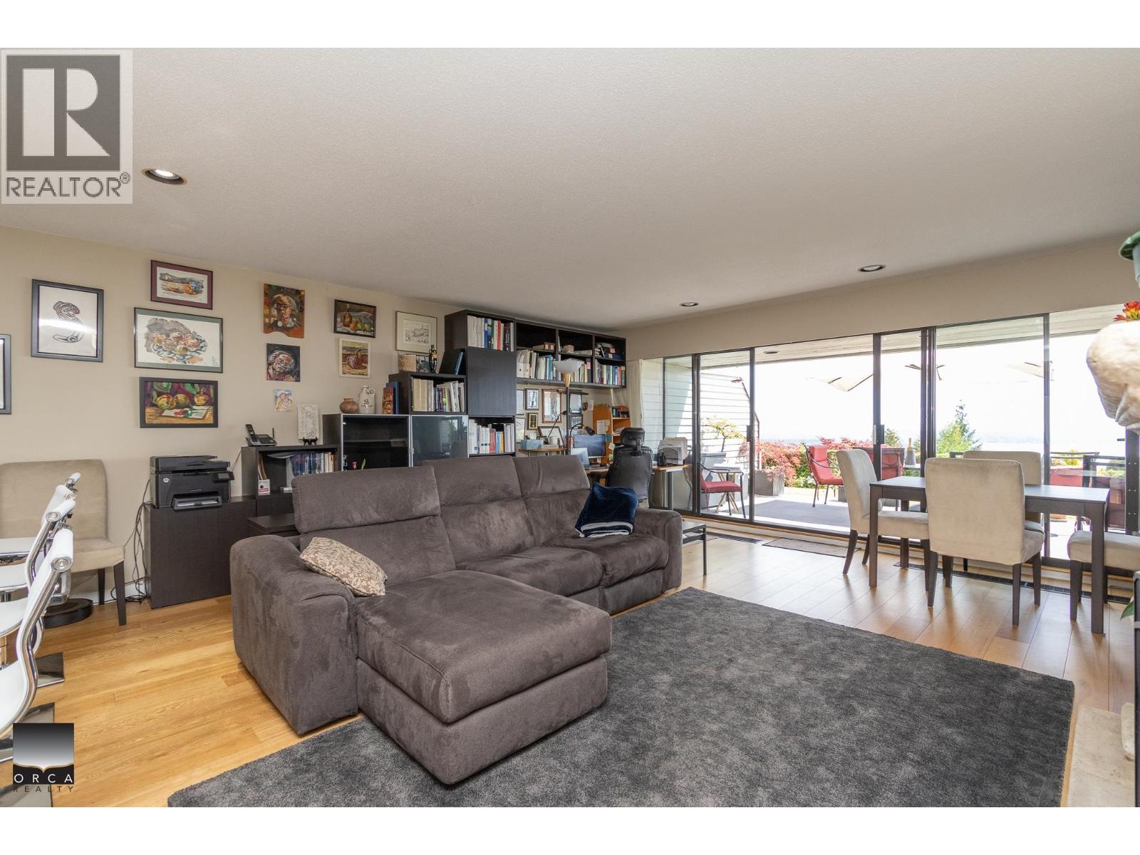 11 2246 Folkstone Way, West Vancouver, British Columbia  V7S 2Y7 - Photo 2 - R3161397
