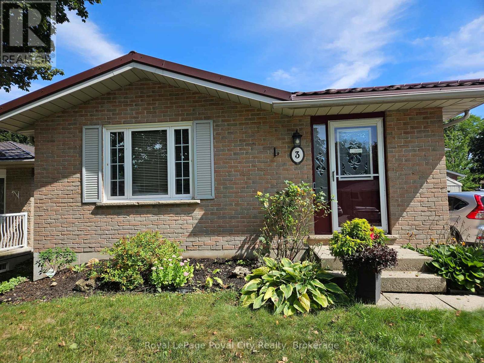3 Joyce Place, Guelph (Grange Road), Ontario  N1E 6P8 - Photo 1 - X13743130