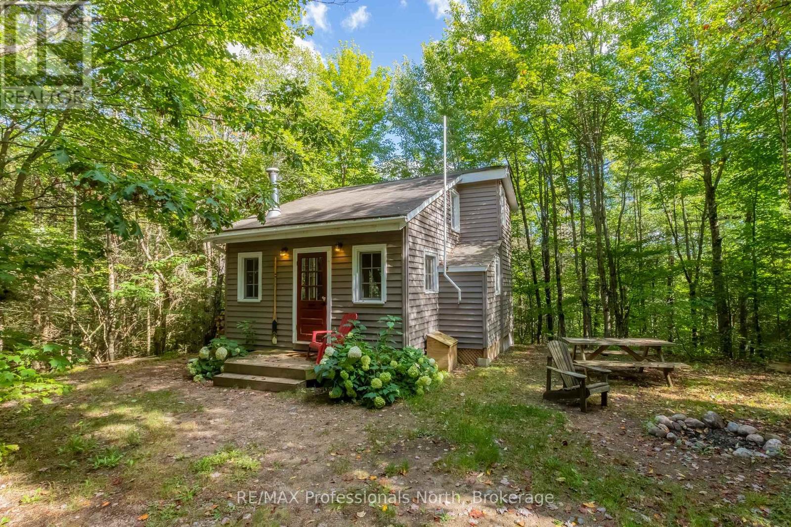 1547 NORTH PICKEREL LAKE ROAD, Armour, Ontario