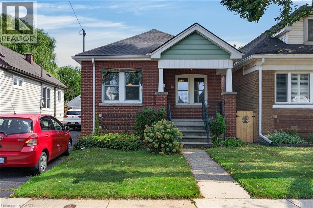 30 Barons Avenue N, Hamilton, Ontario  L8H 5A2 - Photo 3 - 40859775