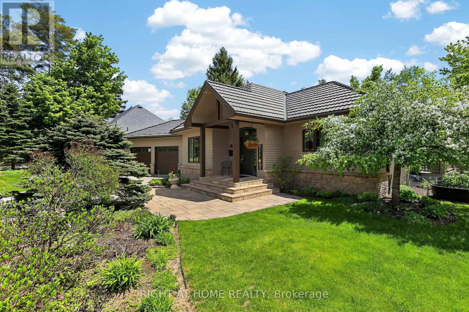13 ALPINE WAY, Oro-Medonte, Ontario
