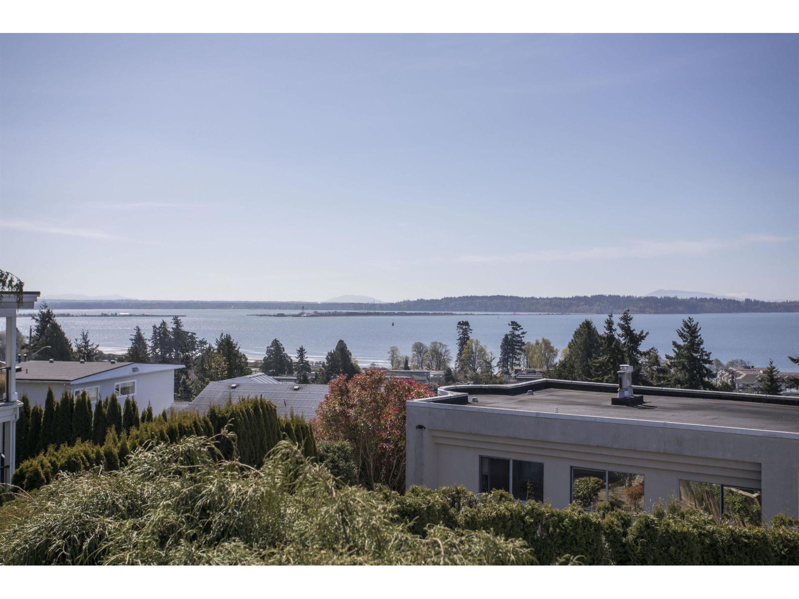 15662 SEMIAHMOO AVENUE, white rock, British Columbia