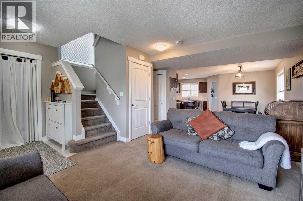 33 Morningside Manor SW, Airdrie, Alberta  T4B 0K2 - Photo 5 - A2342208