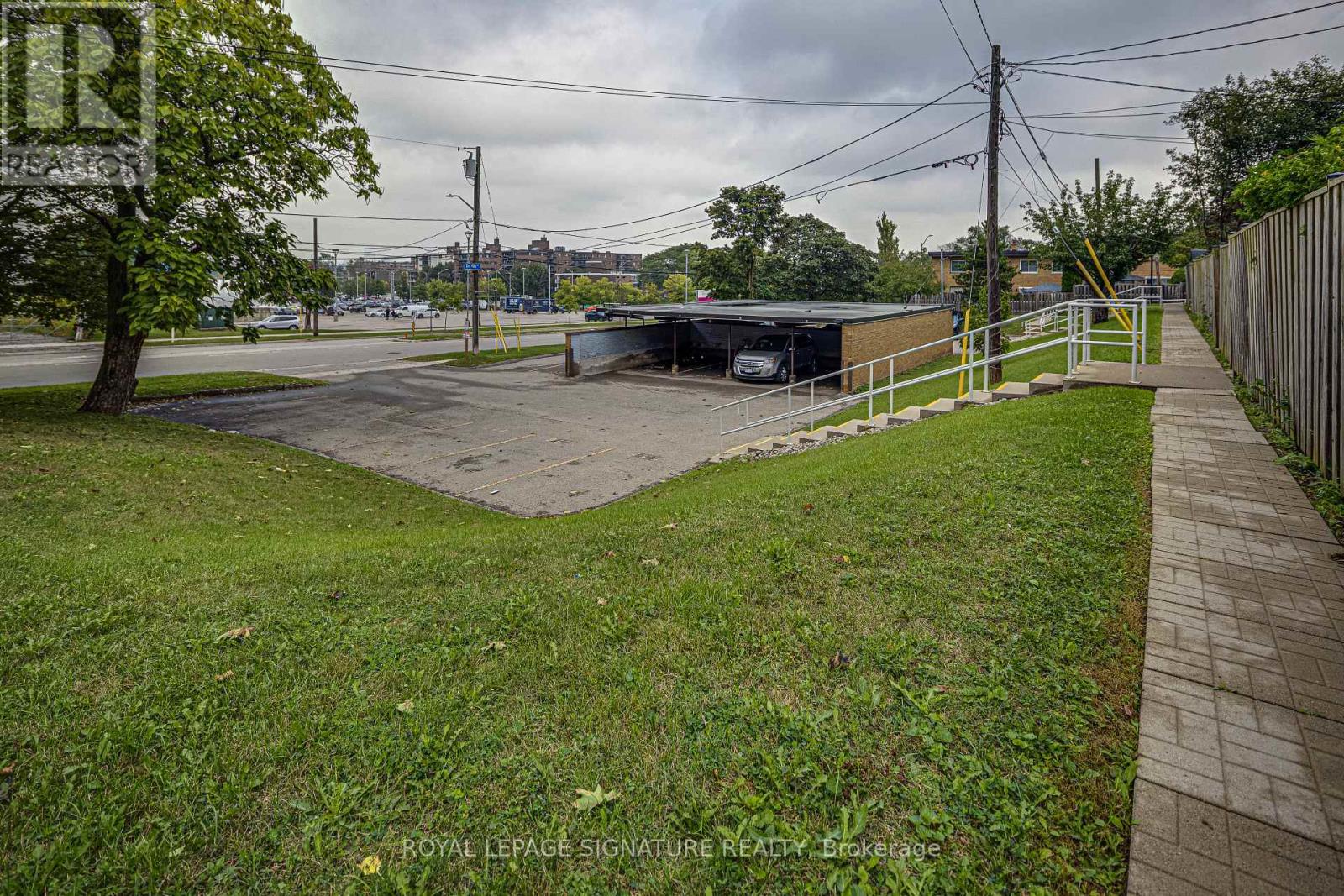 16 Burdock Lane, Toronto, Ontario  M3C 2G5 - Photo 20 - C13743190
