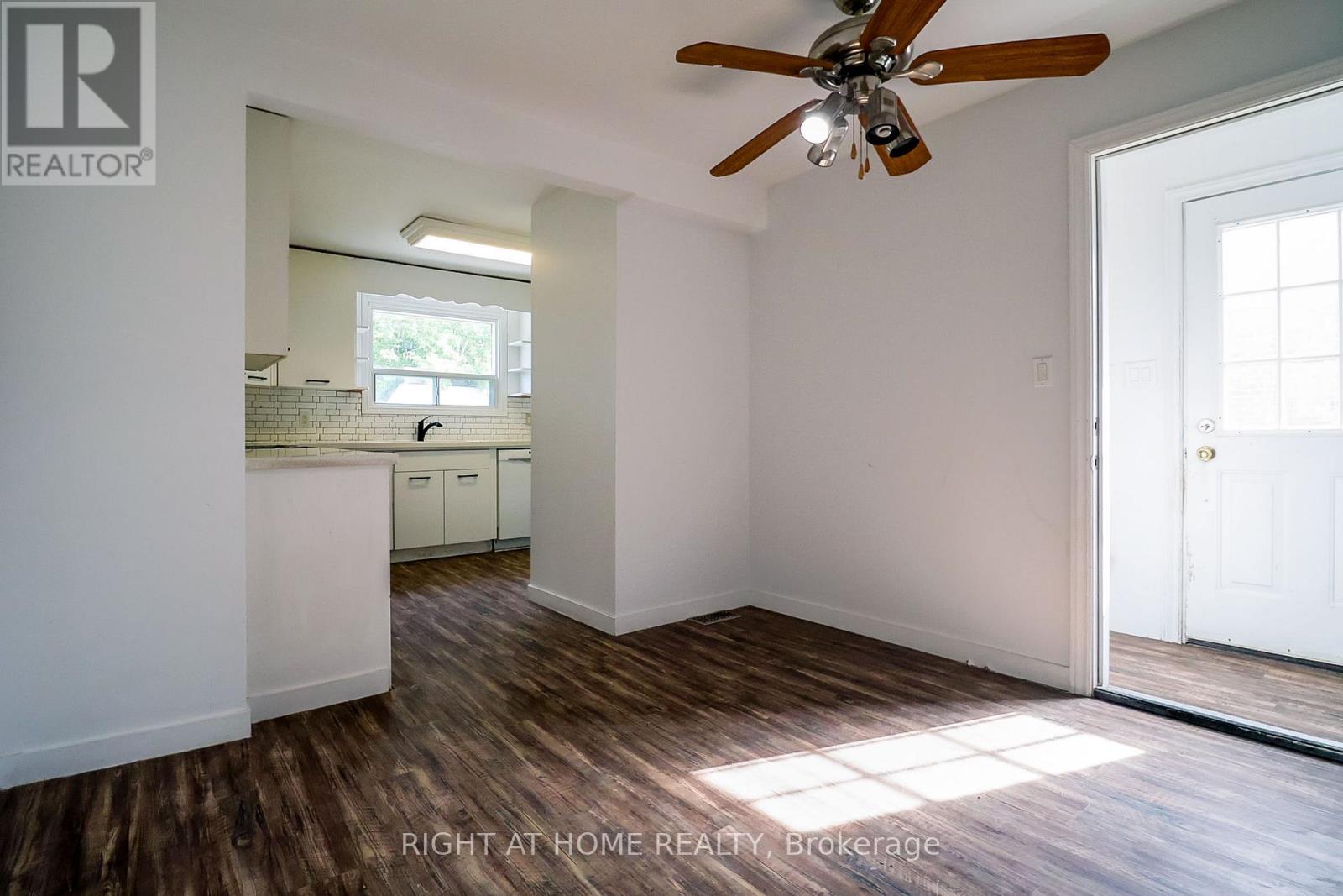 1327 Commerce Street, Pickering, Ontario  L1W 1E1 - Photo 10 - E13743250
