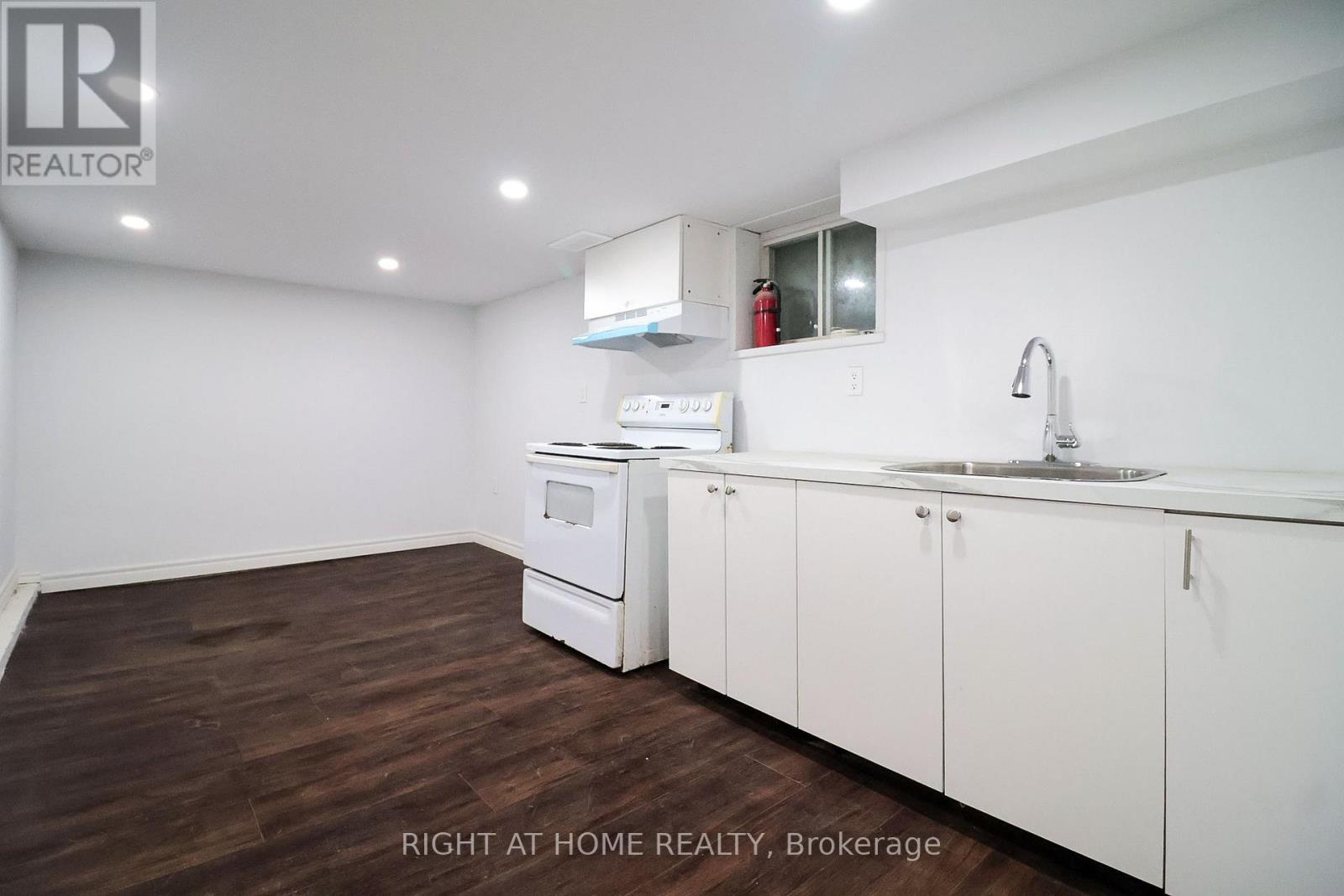 1327 Commerce Street, Pickering, Ontario  L1W 1E1 - Photo 19 - E13743250