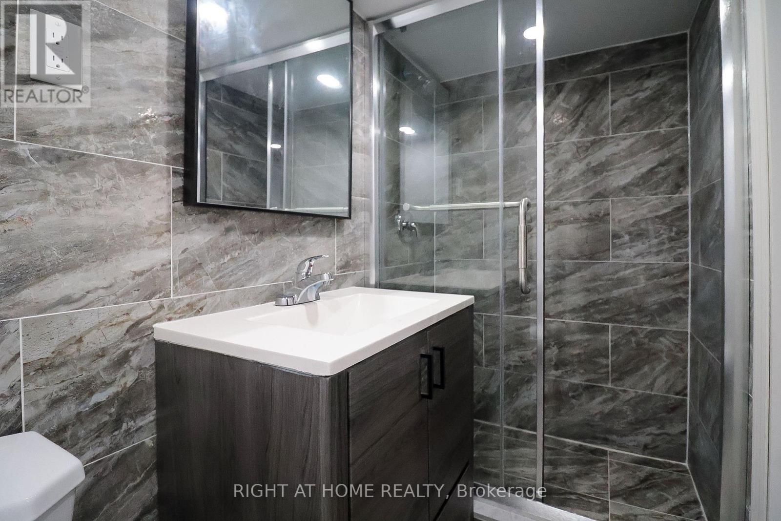 1327 Commerce Street, Pickering, Ontario  L1W 1E1 - Photo 22 - E13743250