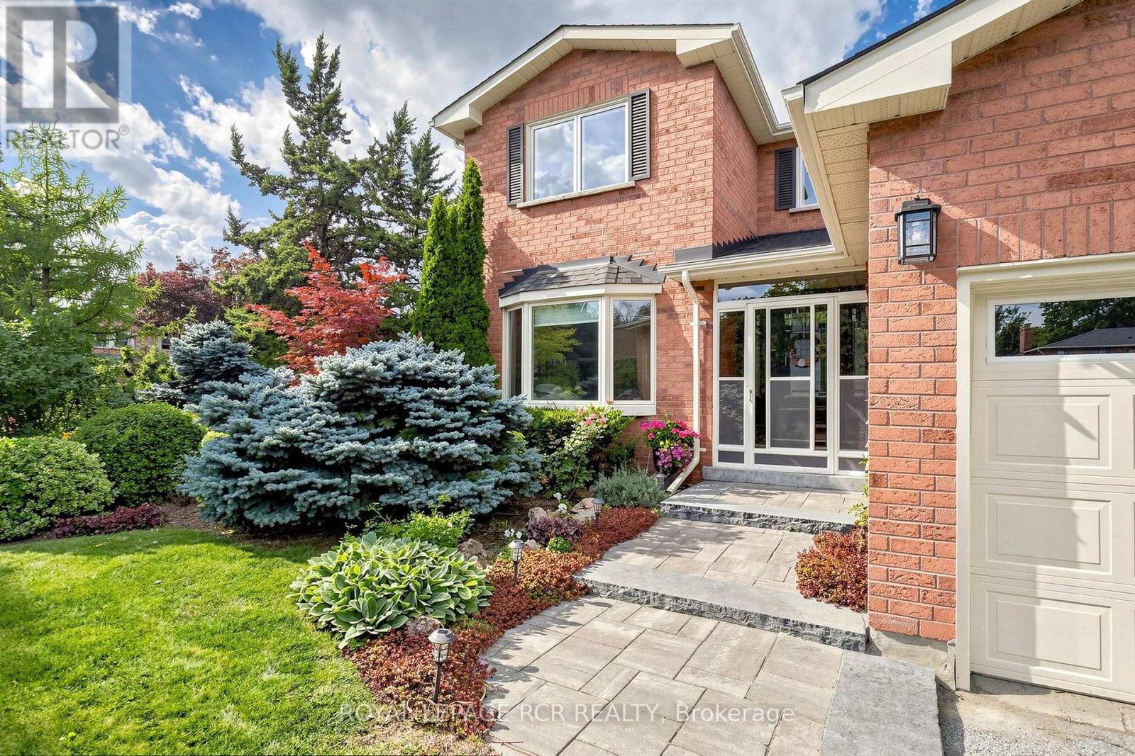 981 Krista Court, Newmarket, Ontario  L3Y 7E9 - Photo 3 - N13743230
