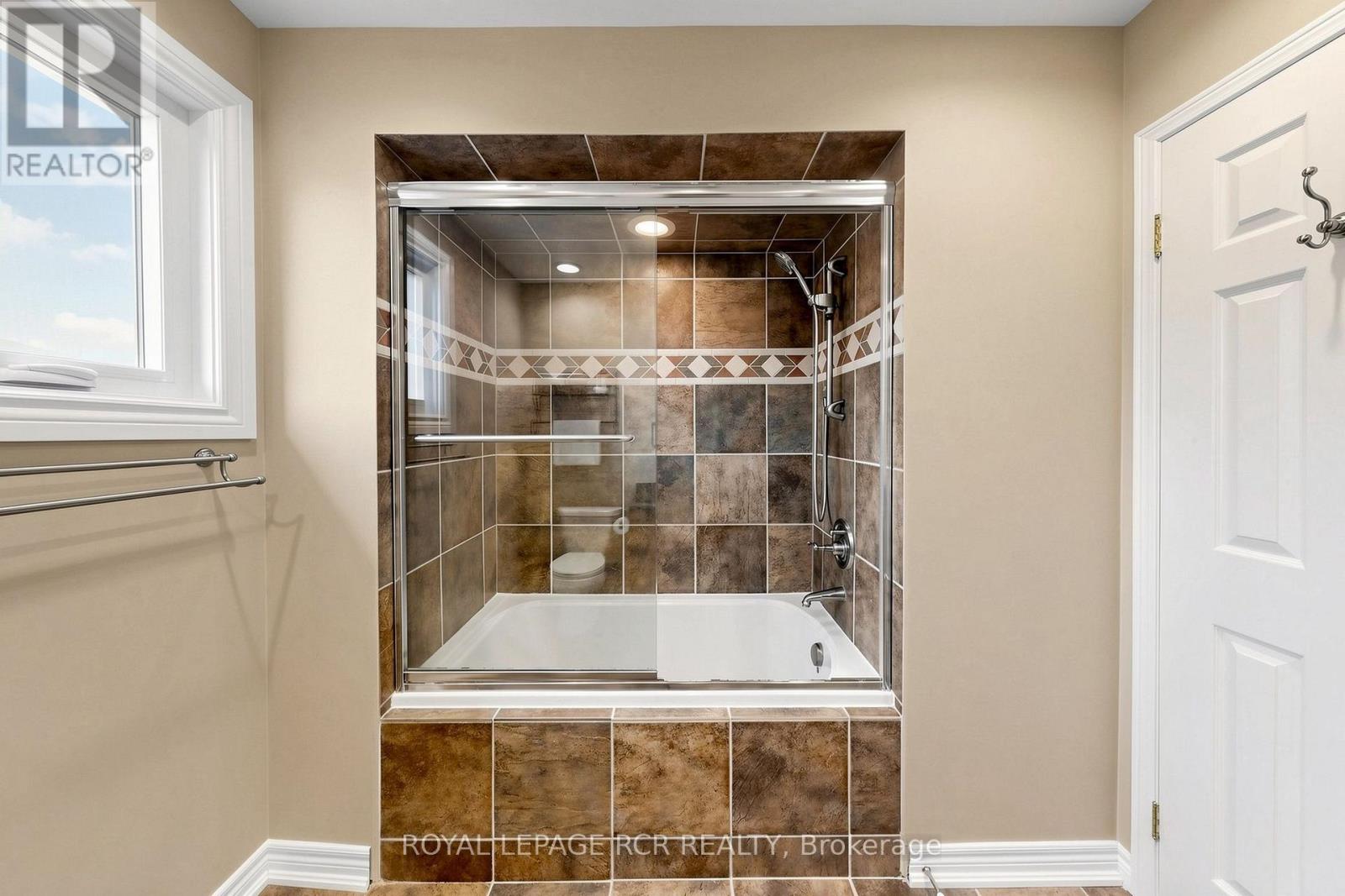 981 Krista Court, Newmarket, Ontario  L3Y 7E9 - Photo 31 - N13743230