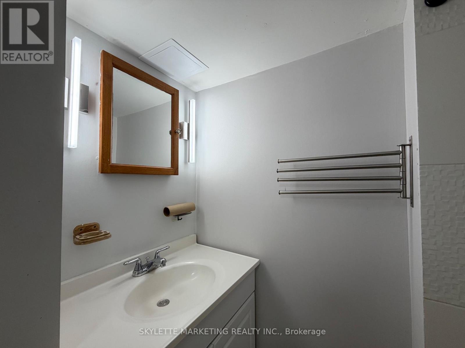 Lower - 229 Zelda Crescent, Richmond Hill, Ontario  L4C 2Y7 - Photo 15 - N13743248