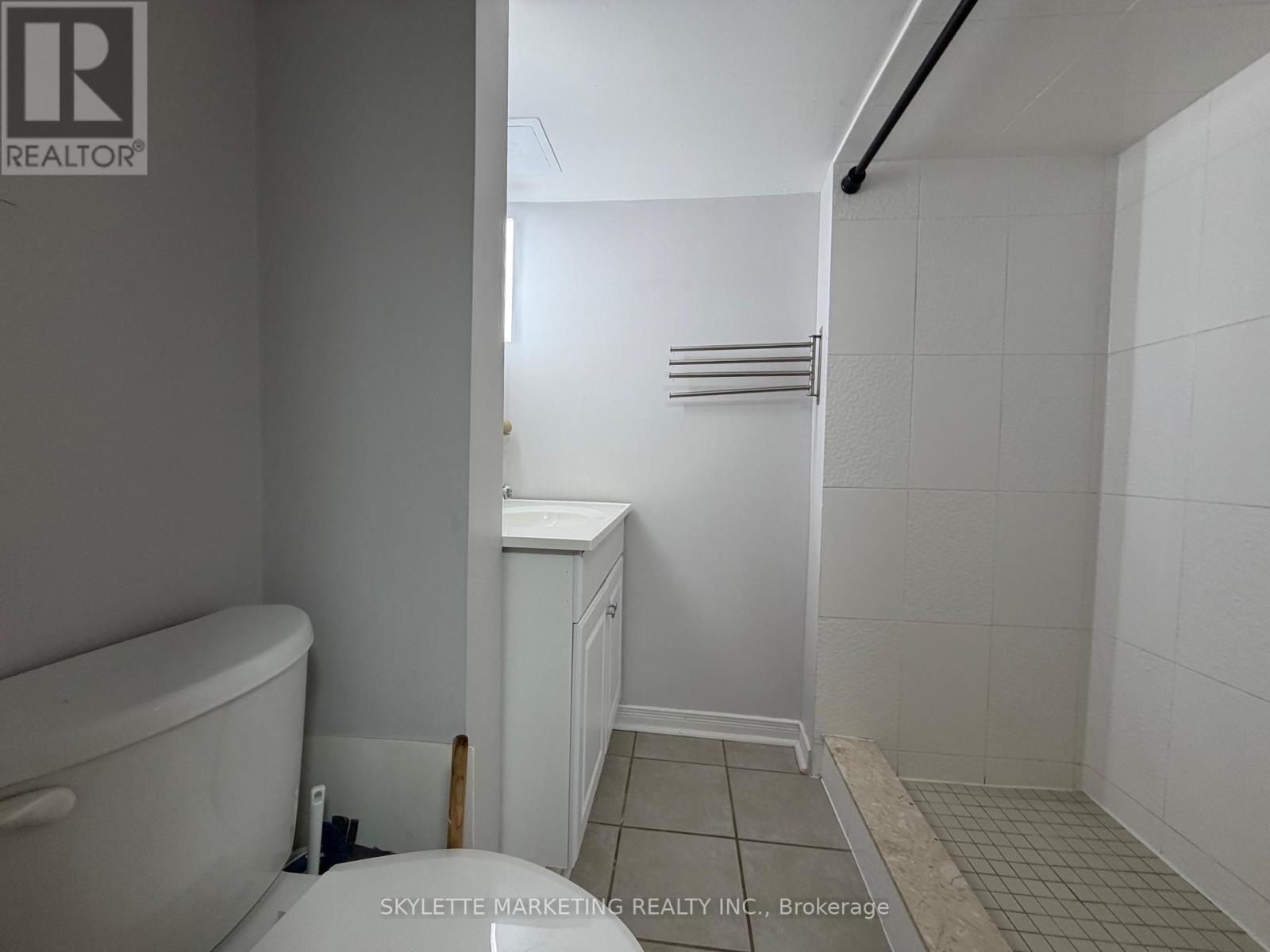 Lower - 229 Zelda Crescent, Richmond Hill, Ontario  L4C 2Y7 - Photo 17 - N13743248