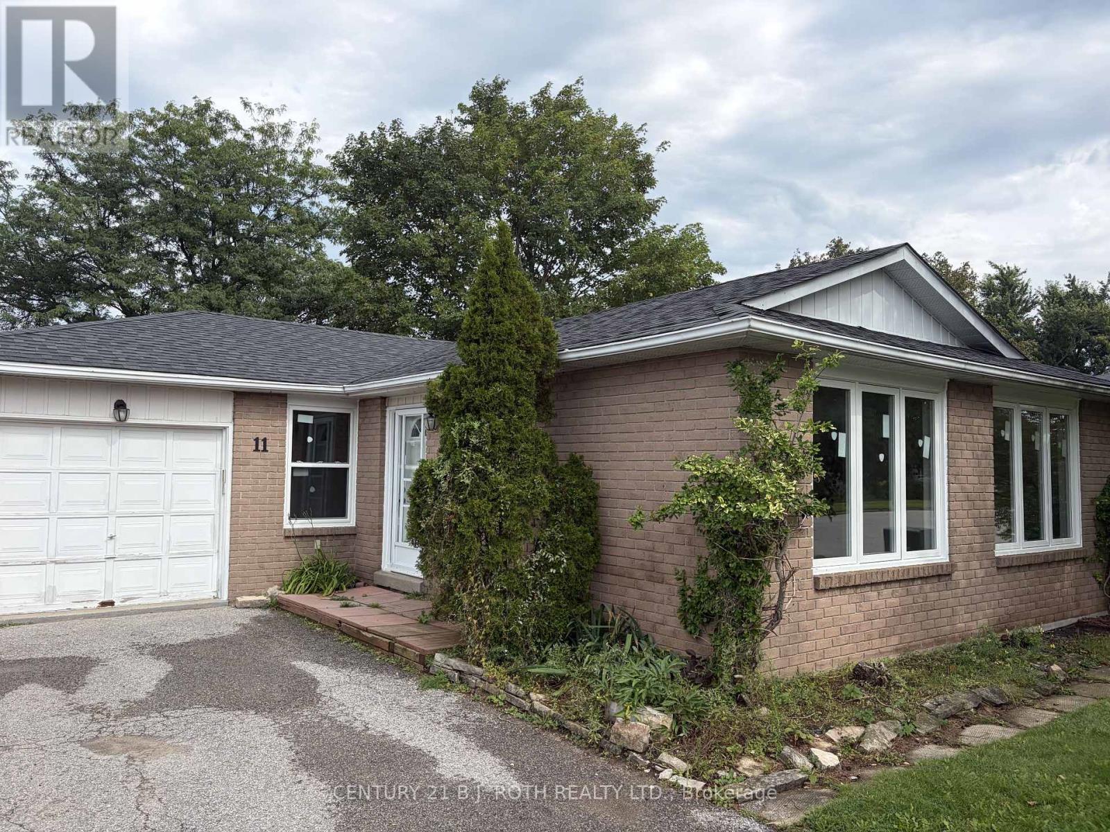 11 Cartwright Drive, Barrie (Cundles East), Ontario  L4M 5P9 - Photo 1 - S13743198