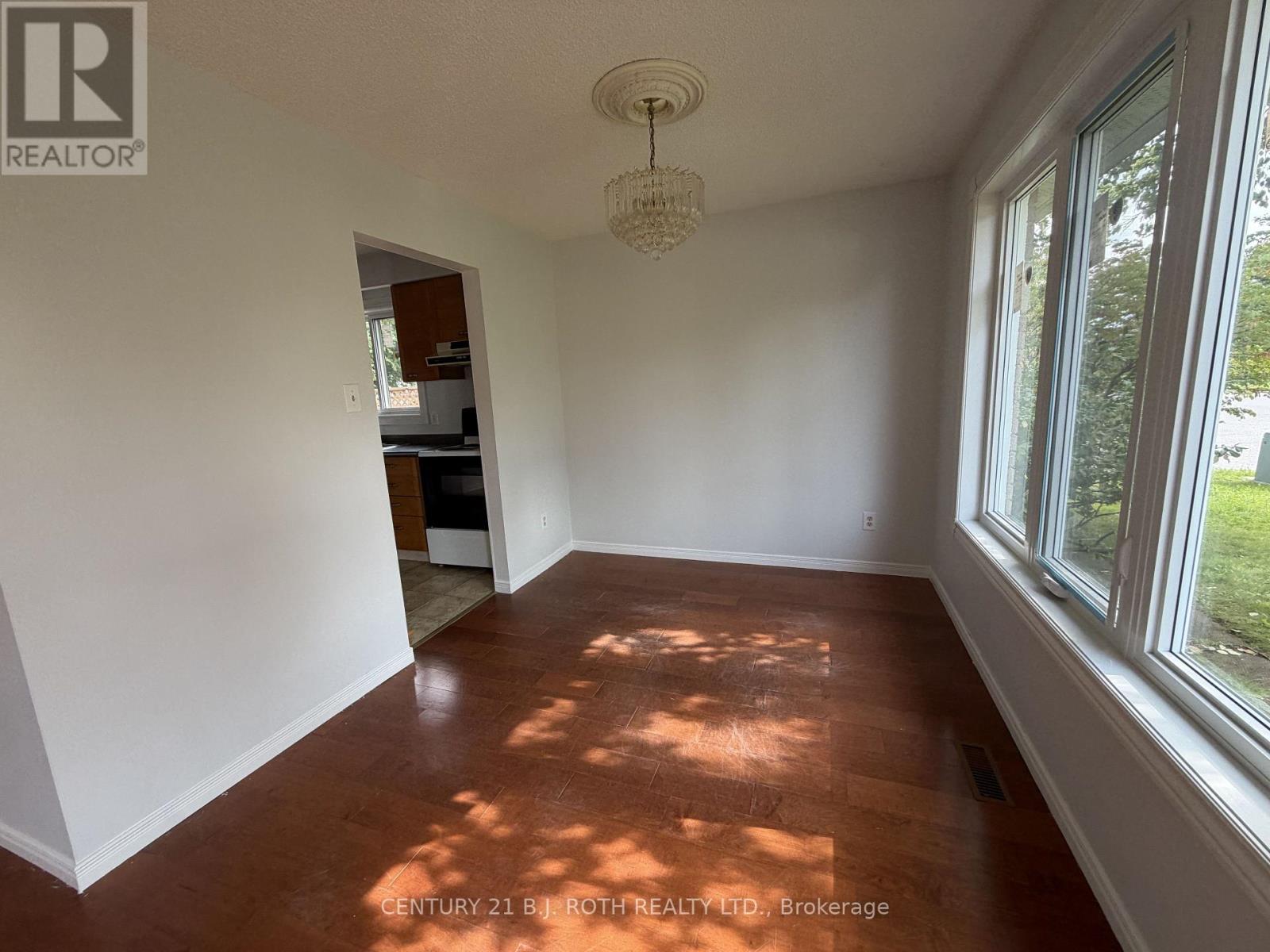 11 Cartwright Drive, Barrie (Cundles East), Ontario  L4M 5P9 - Photo 7 - S13743198