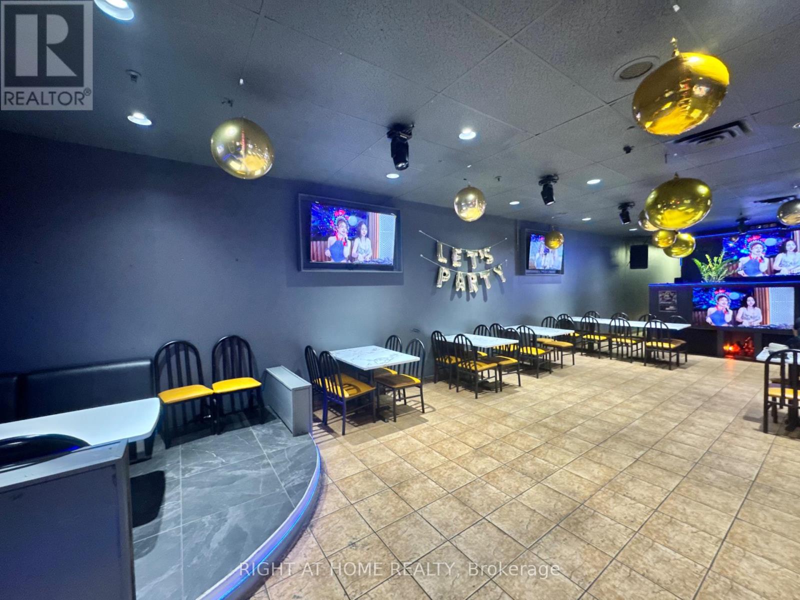 Unit 2 - 3232 Steeles Avenue W, Vaughan, Ontario  L4K 4C8 - Photo 2 - N13723020