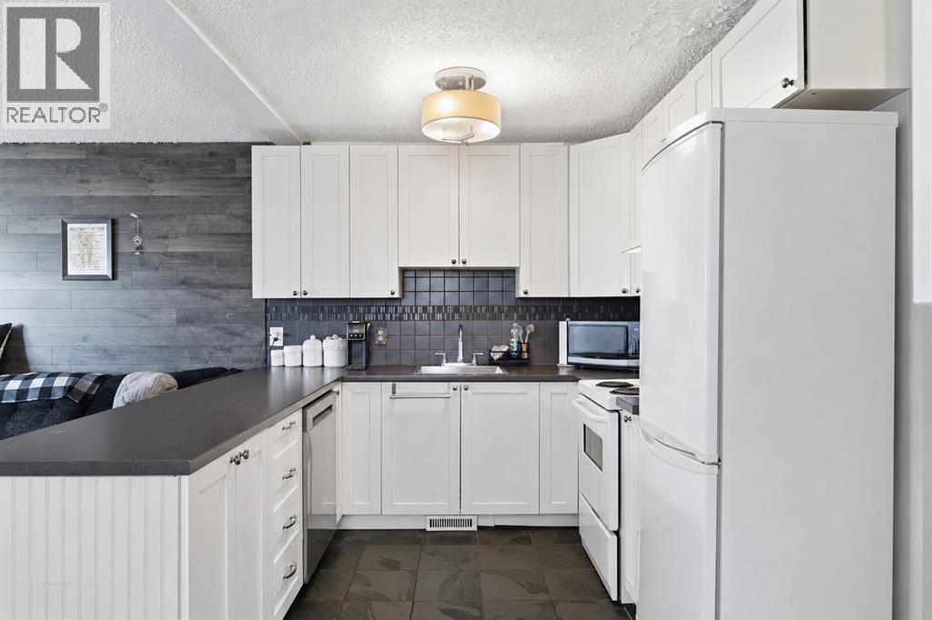 4227 49 Street Ne, Calgary, Alberta  T1Y 4T6 - Photo 12 - A2336973