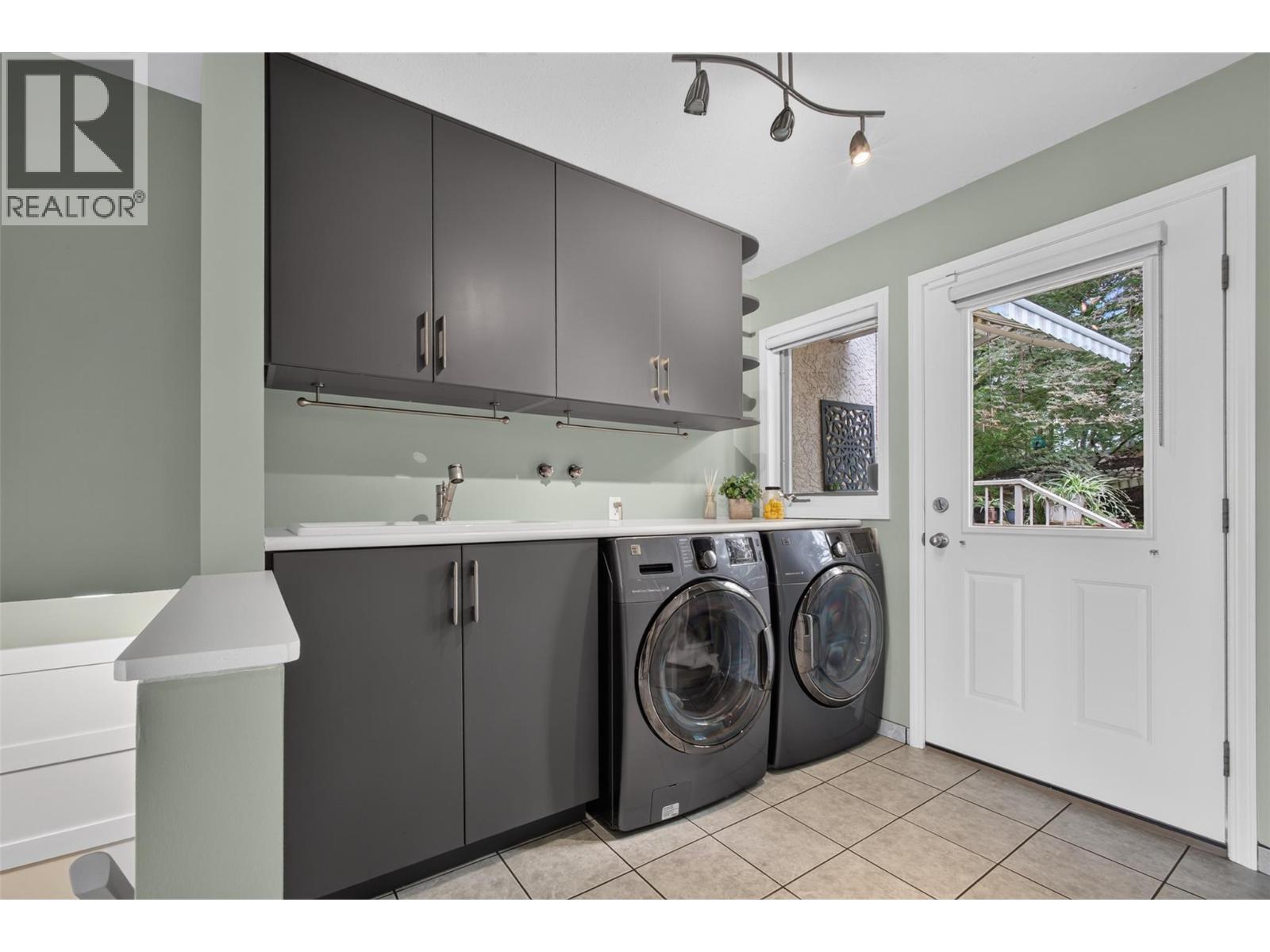 3931 Todd Road, Kelowna, British Columbia  V1W 4B3 - Photo 44 - 10399577