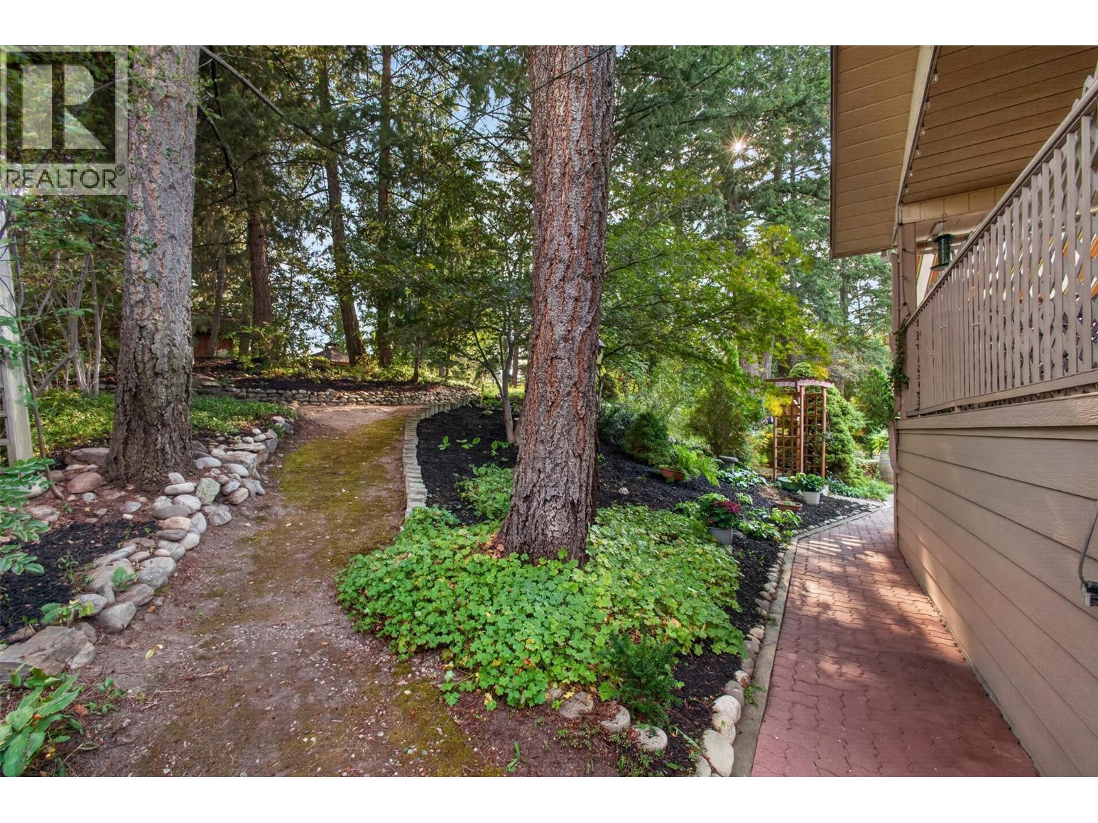 3931 Todd Road, Kelowna, British Columbia  V1W 4B3 - Photo 38 - 10399577
